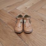 POM D'API stand up salome premiers pas cuir de pomme camel
